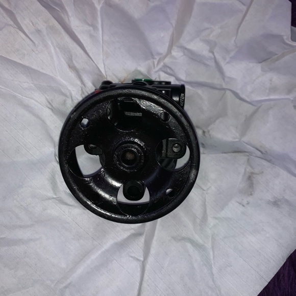 2011 Subaru Legacy 3.6L H6 - Picture 4 of 5